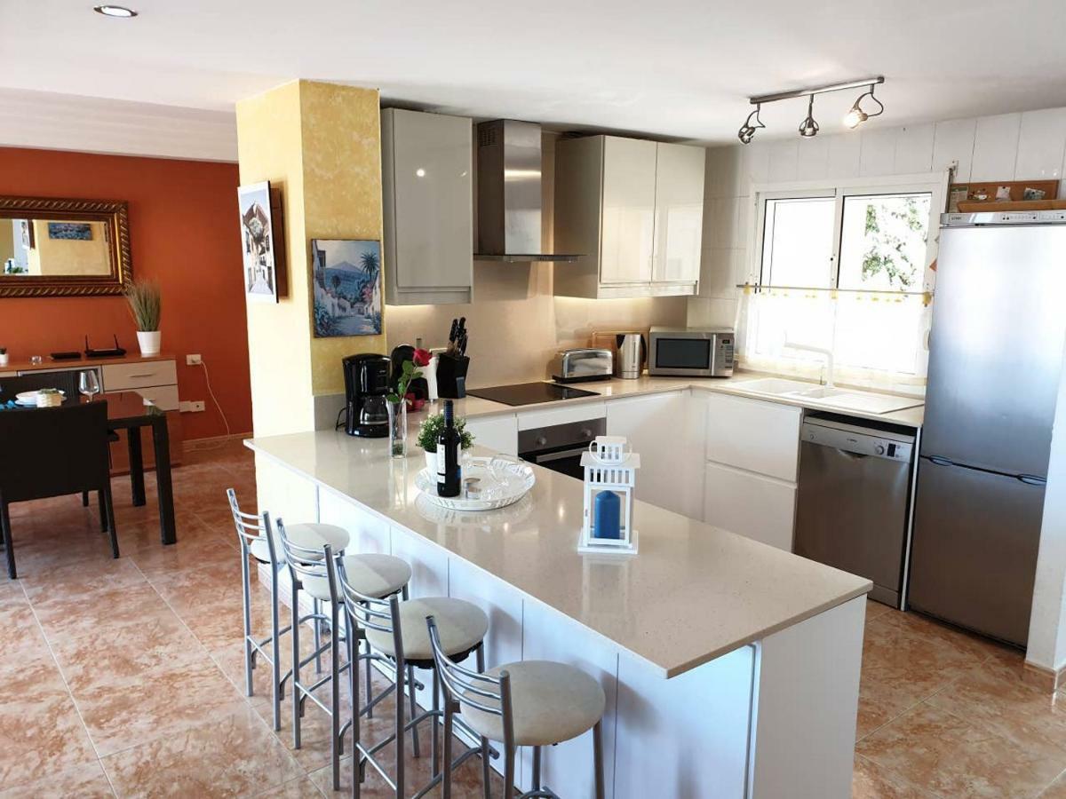 Villa Roque Del Conde With Private Pool, Terrace With Fantastic Sea Views, Wifi, Garden, Garage Adeje Zewnętrze zdjęcie