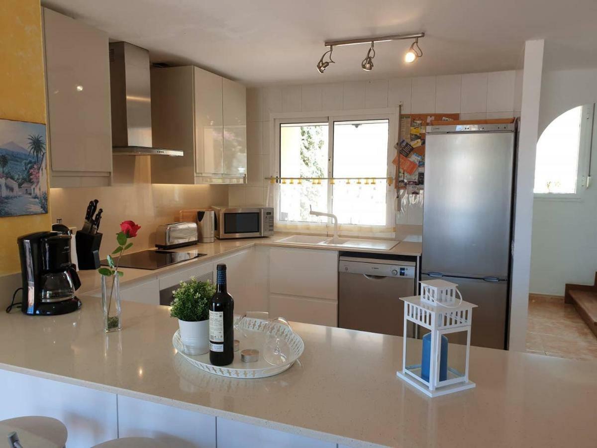 Villa Roque Del Conde With Private Pool, Terrace With Fantastic Sea Views, Wifi, Garden, Garage Adeje Zewnętrze zdjęcie